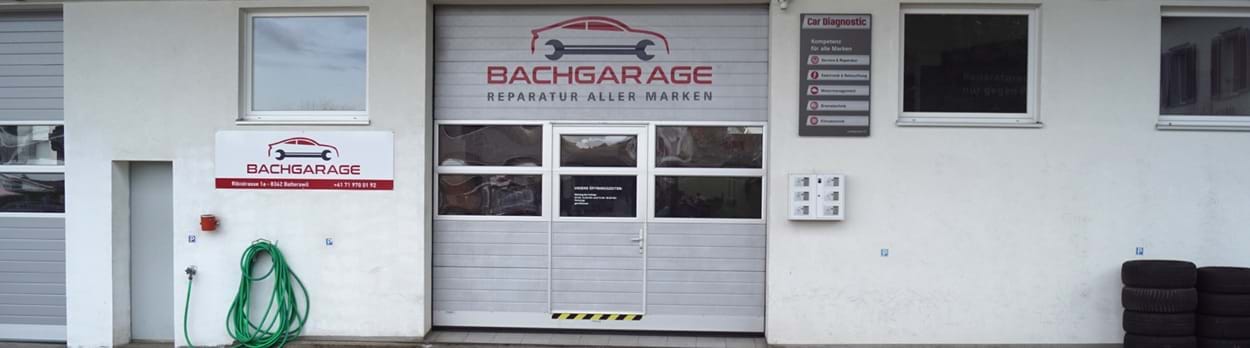 Titelbild - Bachgarage Service rund um Ihr Auto. Ribistrasse 1a. 8362 Balterswil TG. 071 970 01 92. Die Bachgarage ist Ihre zuverlässige, markenunabhängige Autogarage für Service, Wartung und Reparaturen rund um Ihr Fahrzeug. Unser erfahrenes Team sorgt dafür, dass Ihr Auto sicher, zuverlässig und in bestem Zustand bleibt – ganz gleich, welche Marke Sie fahren.